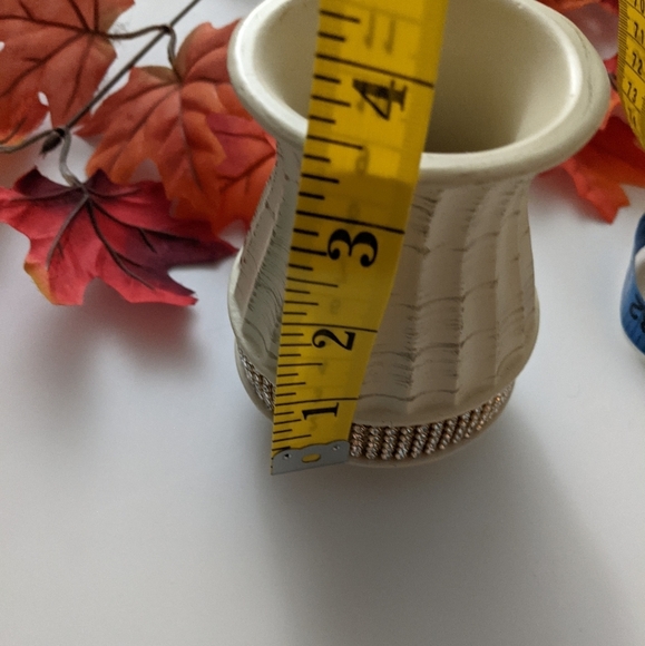 Nicole Miller Bathroom Tumbler Brush Holder w/Rhinestones - Picture 4 of 7